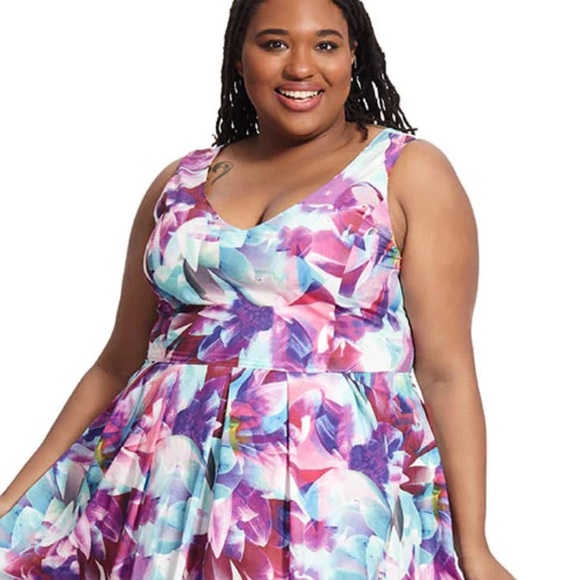 City chic secret garden vneck pleated knee length dress size xL - Picture 2 of 12